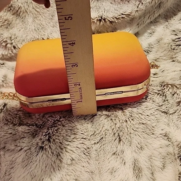 Escada hard shell clutch bag removable chain shoulder strap good condition - Picture 6 of 8